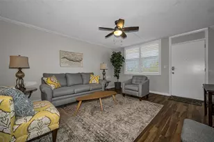 4915 Bay Street NE, Saint Petersburg, FL 33703 - Photo 8