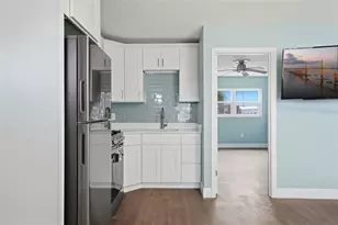 7740 Boca Ciega Dr, Saint Pete Beach, FL 33706 - Photo 6