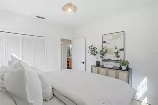 1429 E Park Cir, Tampa, FL 33604 - Photo 14