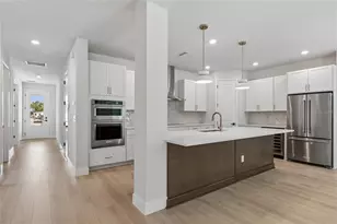 2916 W Ellis Dr, Tampa, FL 33611 - Photo 2