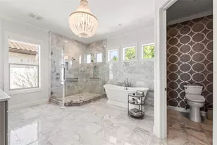 19 Bayfront Ct S, Saint Petersburg, FL 33711 - Photo 18