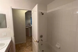 302 Crystal Goblet Ct, Valrico, FL 33594 - Photo 16