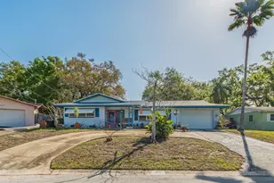 471 Sierra Circle E, Largo, FL 33770 - Photo 2