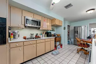 471 Sierra Circle E, Largo, FL 33770 - Photo 10