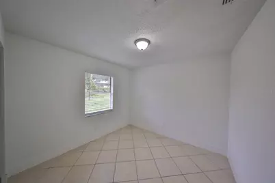 3710 Danny Bryan Boulevard, Tampa, FL 33619 - Photo 12