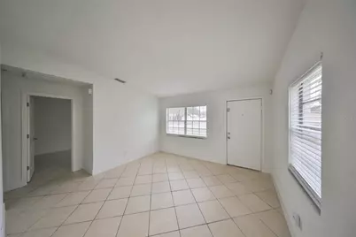 3710 Danny Bryan Boulevard, Tampa, FL 33619 - Photo 8