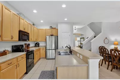 3060 Seaview Castle Drive, Kissimmee, FL 34746 - Photo 4