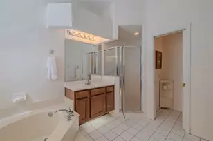 3732 Hollow Wood Dr, Valrico, FL 33596 - Photo 22