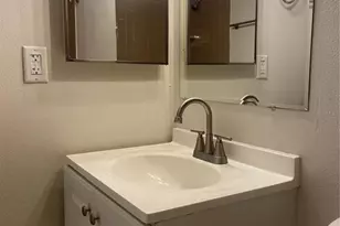 3822 Valley Tree Dr Valley Tree Dr, Tampa, FL 33610 - Photo 12