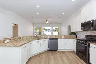 304 Apache Lane, Seffner, FL 33584 - Photo 10