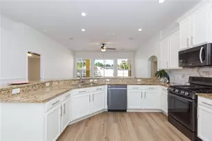 304 Apache Ln, Seffner, FL 33584 - Photo 10