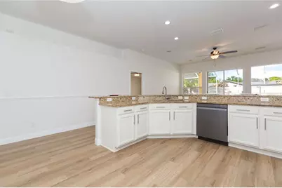 304 Apache Lane, Seffner, FL 33584 - Photo 14