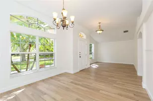 304 Apache Ln, Seffner, FL 33584 - Photo 4