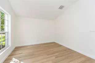 304 Apache Ln, Seffner, FL 33584 - Photo 8