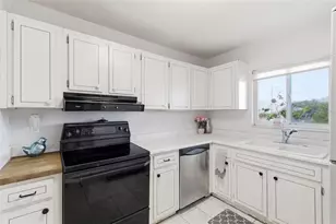 4595 Chancellor St NE, Saint Petersburg, FL 33703 - Photo 6