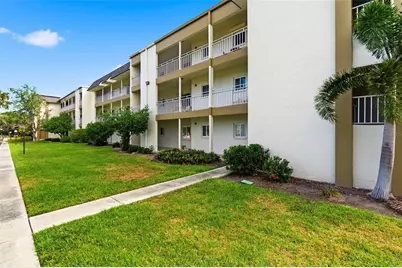 4595 Chancellor Street NE #227, Saint Petersburg, FL 33703 - Photo 2