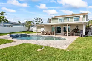 7886 9th Ave S, Saint Petersburg, FL 33707 - Photo 8