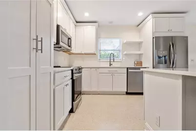12902 Forest Hills Drive, Tampa, FL 33612 - Photo 6