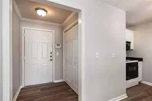 800 Dakota Ave, Tampa, FL 33606 - Photo 4