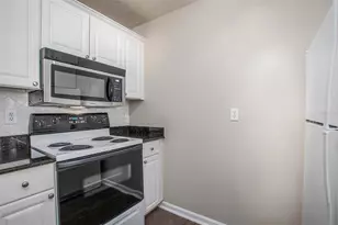 800 Dakota Ave, Tampa, FL 33606 - Photo 6