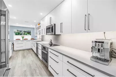 355 Red Cedar Court NE, Saint Petersburg, FL 33703 - Photo 16