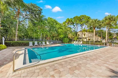 713 Caya Costa Court NE, Saint Petersburg, FL 33702 - Photo 2