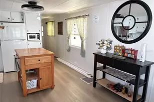 7213 Mt Essex Dr NE, Saint Petersburg, FL 33702 - Photo 8