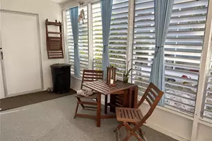 7213 Mt Essex Dr NE, Saint Petersburg, FL 33702 - Photo 10