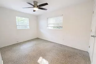 3975 Porpoise Dr SE, Saint Petersburg, FL 33705 - Photo 10