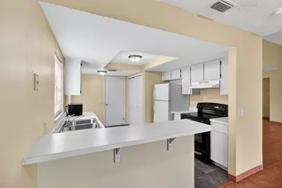 9761 Fox Chapel Road, Tampa, FL 33647 - Photo 10