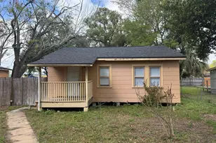 3612 N 52nd St, Tampa, FL 33619 - Photo 1