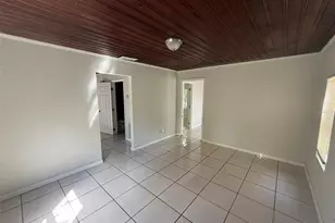 3612 N 52nd St, Tampa, FL 33619 - Photo 6