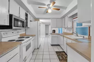 4727 Steel Dust Ln, Lutz, FL 33559 - Photo 6