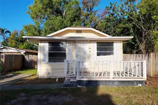 1426 17th St W, Bradenton, FL 34205 - Photo 1