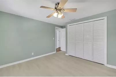 8424 Stillbrook Avenue, Tampa, FL 33615 - Photo 18
