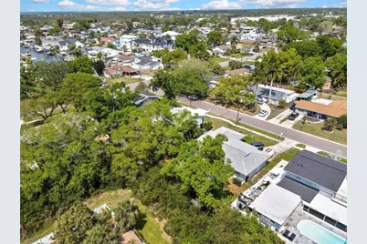 8424 Stillbrook Avenue, Tampa, FL 33615 - Photo 48