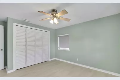 8424 Stillbrook Avenue, Tampa, FL 33615 - Photo 36