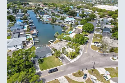 8424 Stillbrook Avenue, Tampa, FL 33615 - Photo 52