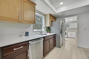 8424 Stillbrook Ave, Tampa, FL 33615 - Photo 10