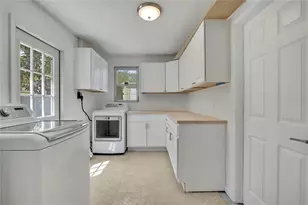 8424 Stillbrook Ave, Tampa, FL 33615 - Photo 12