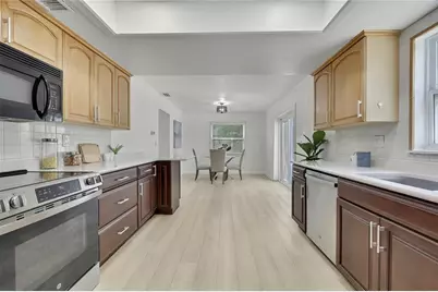 8424 Stillbrook Avenue, Tampa, FL 33615 - Photo 24