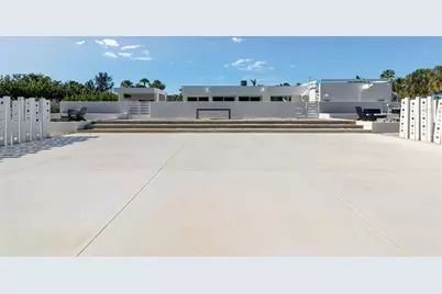 7647 Sanderling Road, Sarasota, FL 34242 - Photo 10