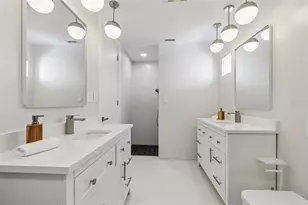 7647 Sanderling Rd, Sarasota, FL 34242 - Photo 18