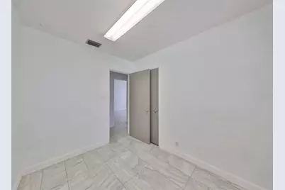 3908 W Wallace Avenue, Tampa, FL 33611 - Photo 10