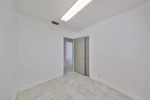 3908 W Wallace Ave, Tampa, FL 33611 - Photo 10