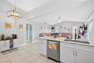 3907 57th Pl E, Bradenton, FL 34203 - Photo 10