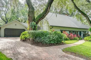 8303 N River Oaks Ct, Tampa, FL 33617 - Photo 2
