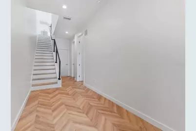 102 W Adalee Street #4, Tampa, FL 33603 - Photo 2