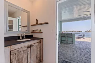 3901 14th St NE, Saint Petersburg, FL 33703 - Photo 18