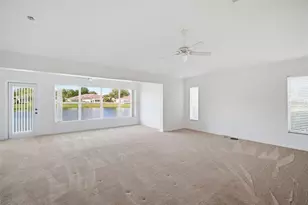 704 Tilbury Ct, Sun City Center, FL 33573 - Photo 10